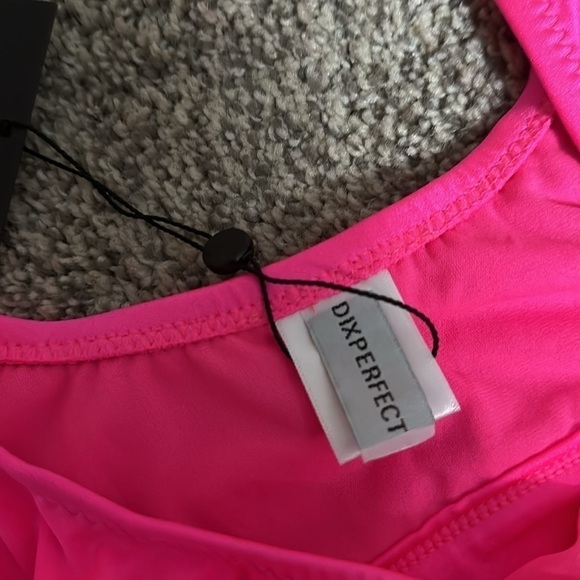 Women’s Hot Pink Bikini Top Scooped Neck Pullover Lined No Padding XL NWT - Picture 3 of 6